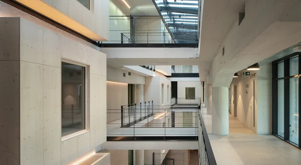 Le projet « Creative Factory » transforme un ancien centre logistique en un bâtiment multifonctionnel.