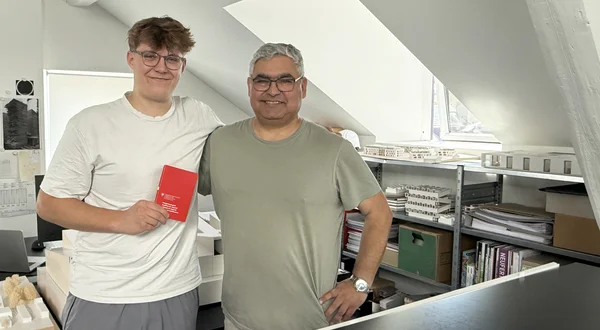 Herzlichen Glückwunsch an Aaron Bouduban zum erfolgreichen Abschluss seiner Abschlussprüfungen als Architekturzeichner und zum Erwerb seines EFZ!
